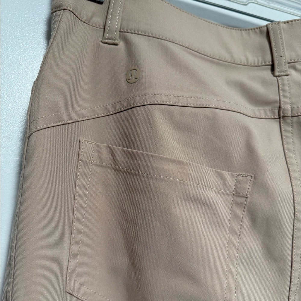 Lululemon City Sleek 5 Pocket 7/8 Pant
Cafe Au Lait size 8 - Picture 5 of 7